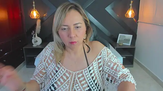 Snapshot of andre_soto_ chatting on 10-30-25, 02:13 andre soto online show from 10-30-25, 02:13