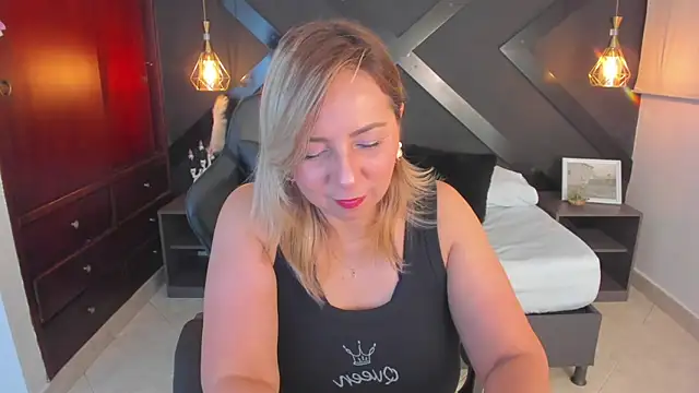 Snapshot of andre_soto_ chatting on 11-01-25, 01:18 andre soto online show from 11-01-25, 01:18