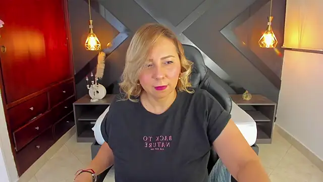 Snapshot of andre_soto_ chatting on 11-18-25, 02:28 andre soto online show from 11-18-25, 02:28