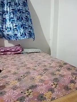 Snapshot of EeshaBhabi chatting on 11-15-25, 01:29 EeshaBhabi online show from 11-15-25, 01:29