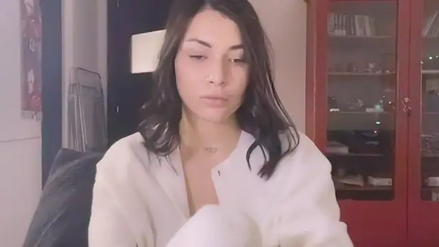 valorant girl online show from 03-01-25, 03:38