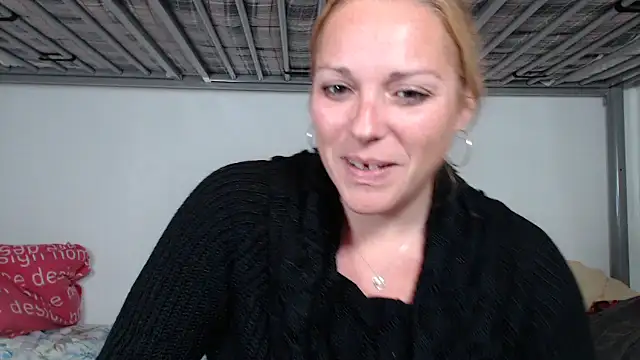 Doucelouve9 online show from 01-05-26, 05:27