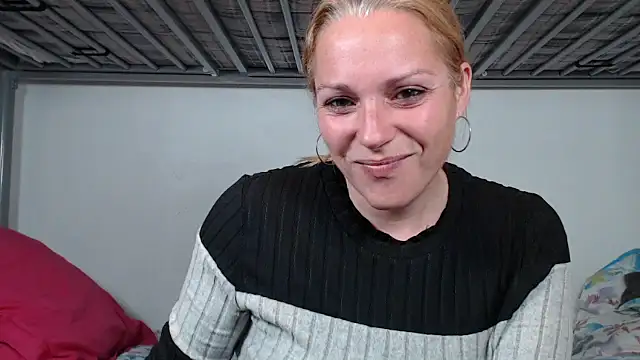 Doucelouve9 online show from 02-04-26, 05:19