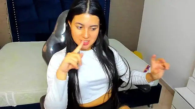 MaiteFlores online show from 04-15-26, 03:30