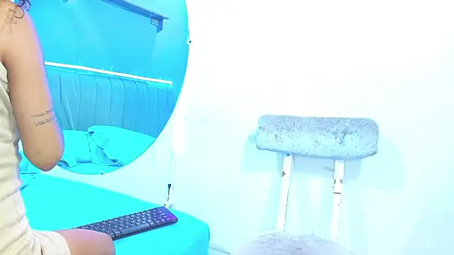 minimi naty online show from 12-11-24, 07:25