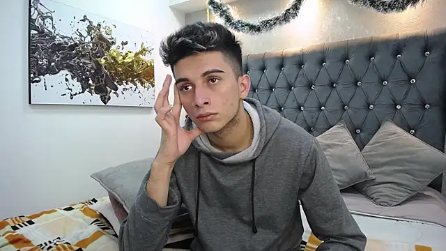 Snapshot of MrWilliseo chatting on 12-14-24, 11:12 MrWilliseo online show from 12-14-24, 11:12