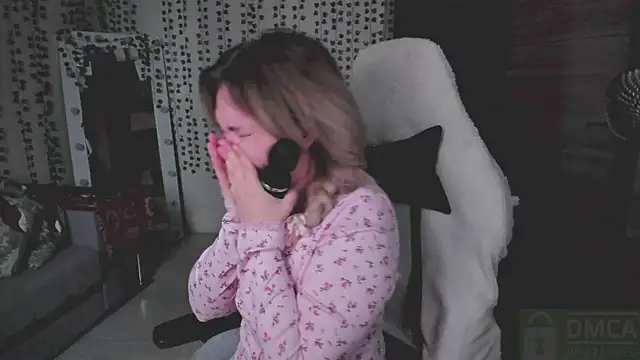 whoa-hoa-hoa-hoa-hoa online show from 03-03-26, 04:40