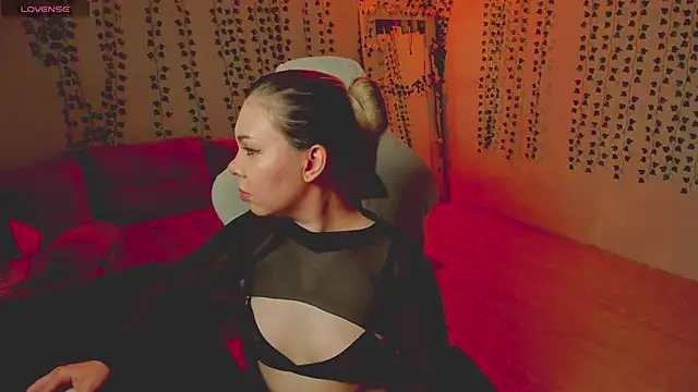 whoa-hoa-hoa-hoa-hoa online show from 04-04-26, 06:49