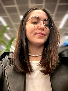 meow girl online show from 11-26-25, 08:59