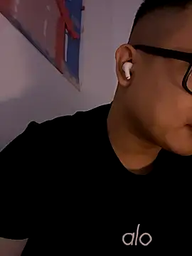 lixiaoshuai8 online show from 11-13-25, 04:33