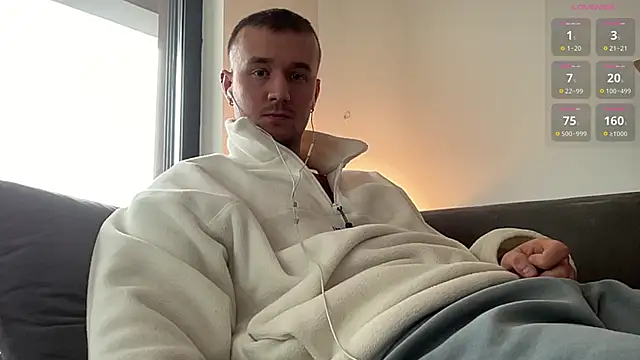 cute mark online show from 02-15-25, 08:44