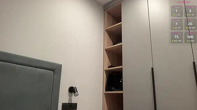 cute mark online show from 10-24-25, 03:19