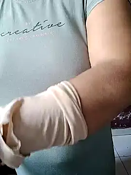 milf-kaira online show from 12-21-24, 06:30