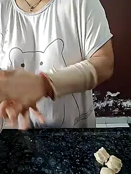 milf-kaira online show from 01-04-25, 03:29