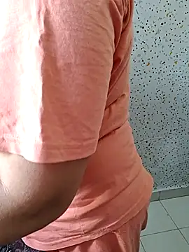 milf-kaira online show from 03-18-25, 11:41