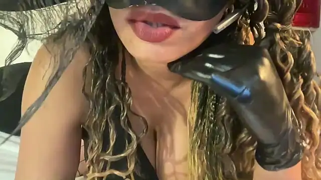 SCARLET-SANTANA online show from 10-31-25, 10:33