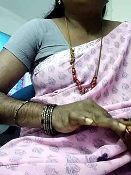 Snapshot of Tamilrojanew chatting on 06-01-26, 07:10 Tamilrojanew online show from 06-01-26, 07:10
