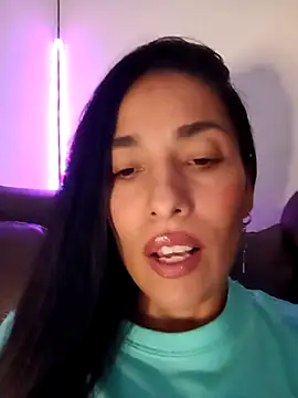 chloewildd  online show from 10-05-25, 09:56