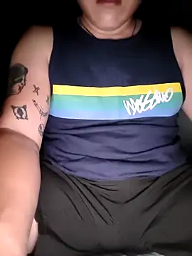 Snapshot of tripexnte chatting on 04-15-26, 09:16 tripexnte online show from 04-15-26, 09:16