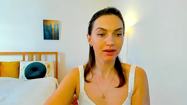 LovelyeeMia online show from 12-19-24, 10:45
