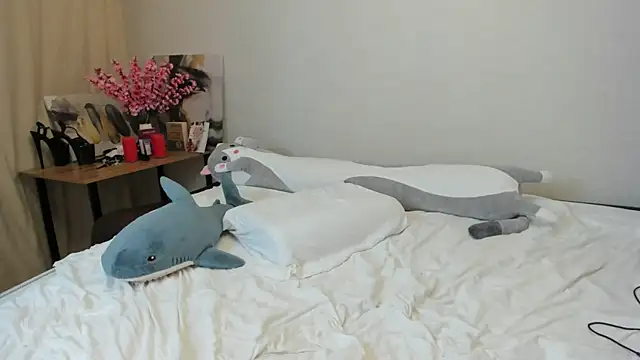 Snapshot of Shadow_Dance chatting on 02-05-25, 05:42 Shadow Dance online show from 02-05-25, 05:42