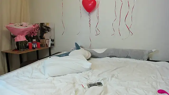 Snapshot of Shadow_Dance chatting on 02-15-25, 02:44 Shadow Dance online show from 02-15-25, 02:44