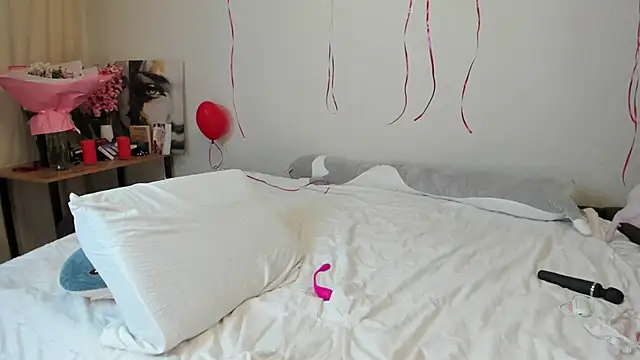 Snapshot of Shadow_Dance chatting on 02-21-25, 07:43 Shadow Dance online show from 02-21-25, 07:43