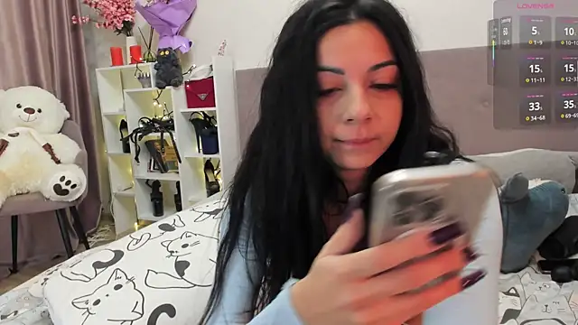 Snapshot of Shadow_Dance chatting on 09-26-25, 03:05 Shadow Dance online show from 09-26-25, 03:05