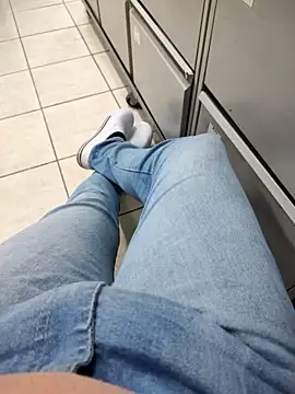 gatmoreno1 online show from 10-11-25, 02:37