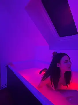 Snapshot of lenalux chatting on 11-30-25, 04:22 lenalux online show from 11-30-25, 04:22