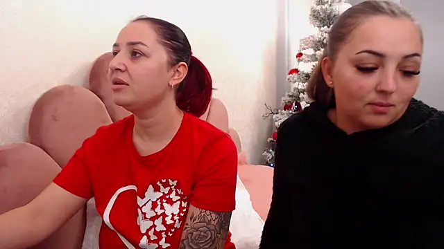 Snapshot of Amy--Samy chatting on 12-22-24, 02:06 Amy--Samy online show from 12-22-24, 02:06