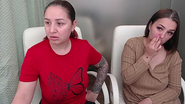 Snapshot of Amy--Samy chatting on 03-10-25, 03:20 Amy--Samy online show from 03-10-25, 03:20