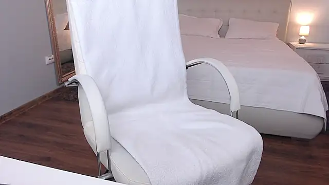 Snapshot of Amy--Samy chatting on 11-26-25, 10:49 Amy--Samy online show from 11-26-25, 10:49