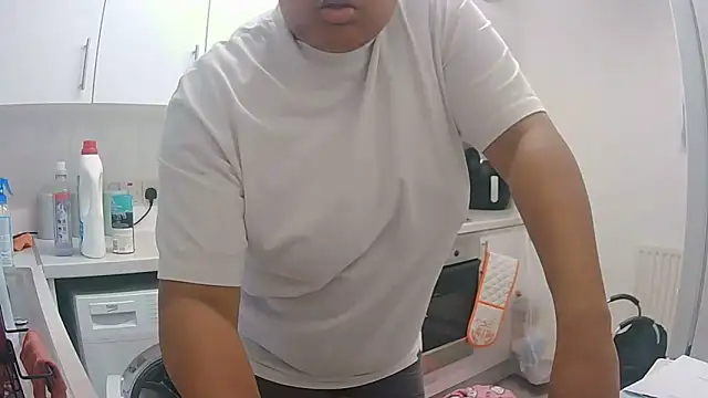 vanilla chocolate23 online show from 11-02-25, 10:39