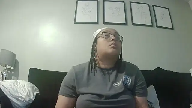 vanilla chocolate23 online show from 12-19-25, 08:43