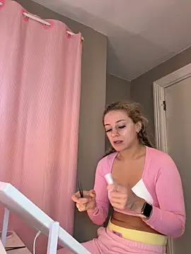 Snapshot of lexybabyxo chatting on 05-12-26, 01:52 lexybabyxo online show from 05-12-26, 01:52