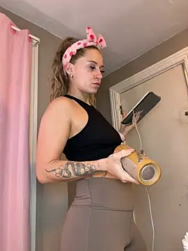 Snapshot of lexybabyxo chatting on 05-13-26, 12:57 lexybabyxo online show from 05-13-26, 12:57