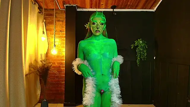 Snapshot of sahra_taylor_ chatting on 12-14-25, 06:01 sahra taylor online show from 12-14-25, 06:01