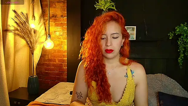 Snapshot of sahra_taylor_ chatting on 12-17-25, 04:24 sahra taylor online show from 12-17-25, 04:24