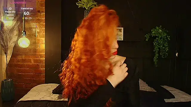 Snapshot of sahra_taylor_ chatting on 12-22-25, 01:52 sahra taylor online show from 12-22-25, 01:52