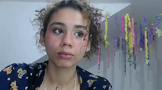 Snapshot of diamonmeli chatting on 01-27-25, 07:46 diamonmeli online show from 01-27-25, 07:46