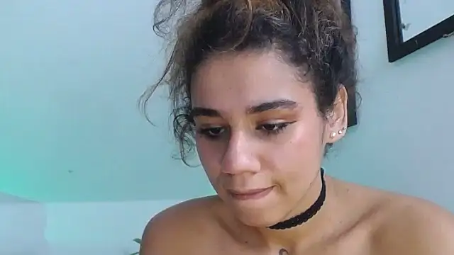 Snapshot of diamonmeli chatting on 02-09-25, 11:36 diamonmeli online show from 02-09-25, 11:36