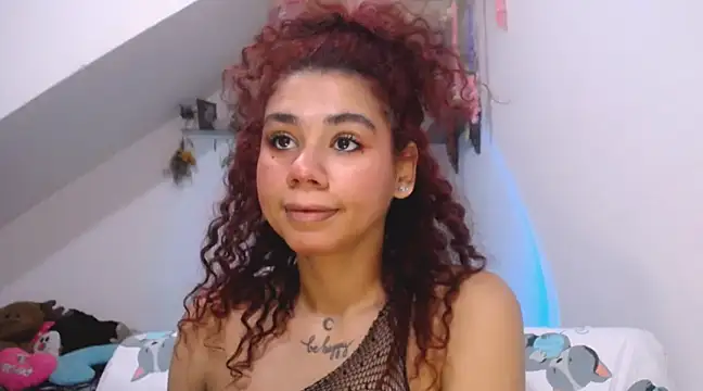 Snapshot of diamonmeli chatting on 03-18-25, 02:26 diamonmeli online show from 03-18-25, 02:26