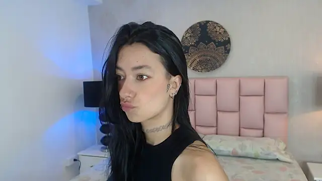 Snapshot of Zoe_Vixen chatting on 02-01-25, 12:05 Zoe Vixen online show from 02-01-25, 12:05