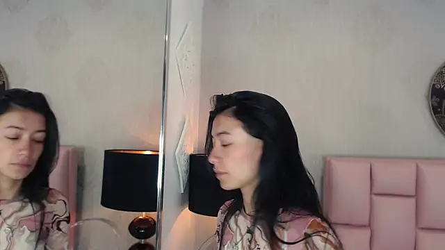 Snapshot of Zoe_Vixen chatting on 02-11-25, 12:16 Zoe Vixen online show from 02-11-25, 12:16