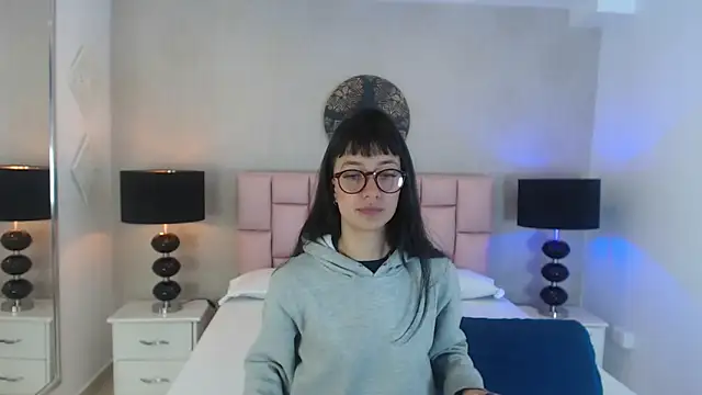 Snapshot of Zoe_Vixen chatting on 02-26-25, 12:03 Zoe Vixen online show from 02-26-25, 12:03