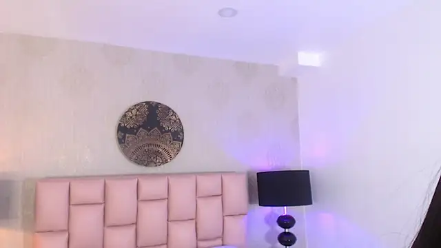 Snapshot of Zoe_Vixen chatting on 03-04-25, 12:22 Zoe Vixen online show from 03-04-25, 12:22