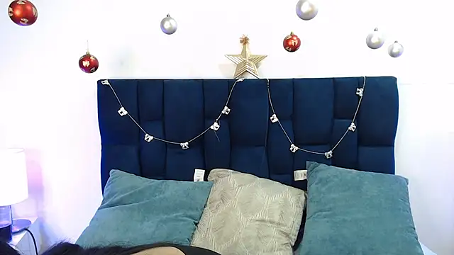 Snapshot of kitii_we3d chatting on 12-25-24, 05:05 kitii we3d online show from 12-25-24, 05:05