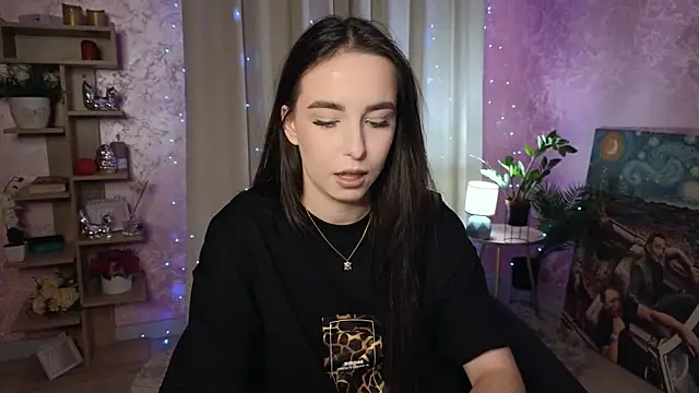 AuroraAksnesss online show from 12-15-24, 04:26