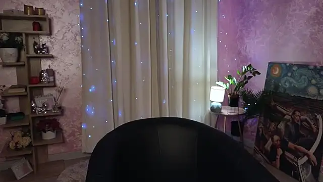 AuroraAksnesss online show from 12-22-24, 12:49